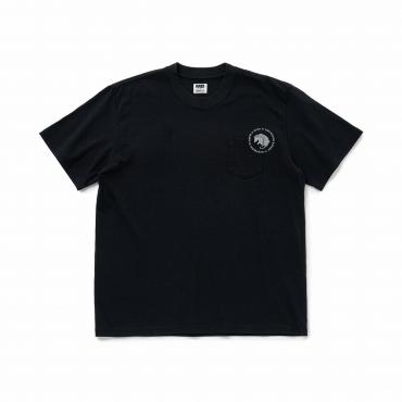 CIRCLE POCKET TEE BACK PRINT *ブラック*