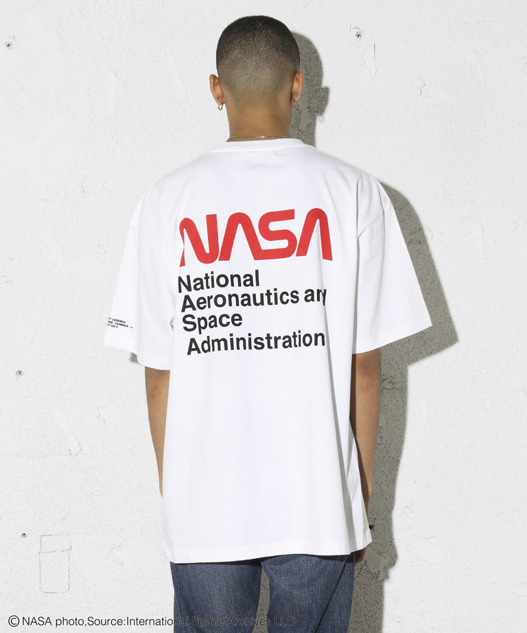 SURPRISE(サプライズ) / NASAコラボ ロゴクルーネックTシャツ