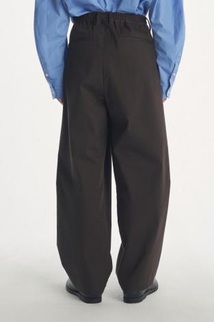 EASY CHINO SLACKS / BROWN
