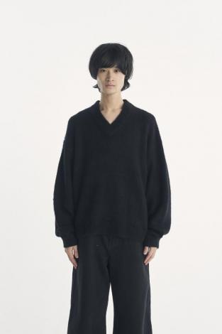 RACCON V-NECK KNIT / BLACK