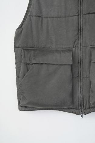 VINTAGE EFFECT PADDED VEST *ブラック*