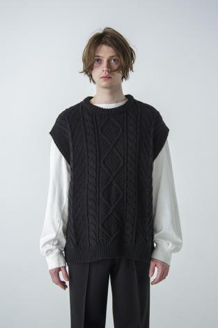 CABLE KNIT VEST *ブラック*