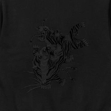 Tiger embroidered hoodie *Blackモノクロ刺繍*