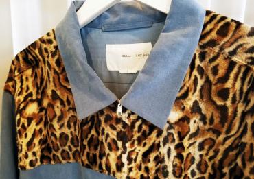 LEOPARD SHOULDER SWING TOP *サックス×ベージュ系ヒョウ柄/サックス*