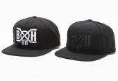 BxH LOGO SNAP BACK CAP *ブラック×ホワイト*