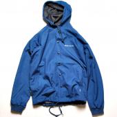 VENTILE HOODED WINDBREAKER**ブルー*