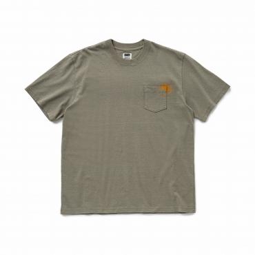 CIRCLE POCKET TEE BACK PRINT *カーキ*