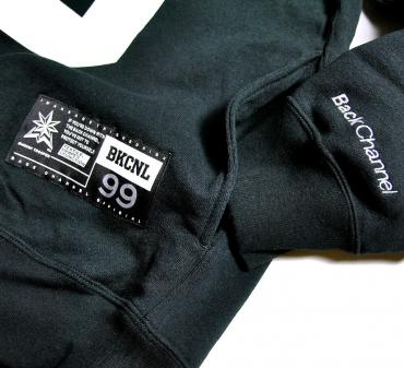 FOOTBALL PULLOVER PARKA **ブラック*