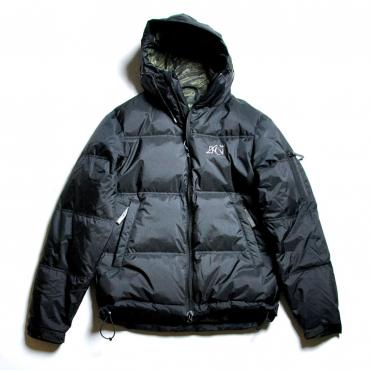 ×NANGA HOODED DOWN JACKET *ブラック*