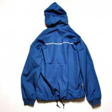 VENTILE HOODED WINDBREAKER**ブルー*