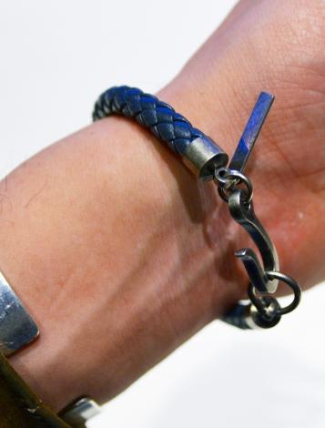 BRAIDED LEATHER BRACELET *グレー*