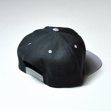 BxH LOGO SNAP BACK CAP *ブラック×グレー*