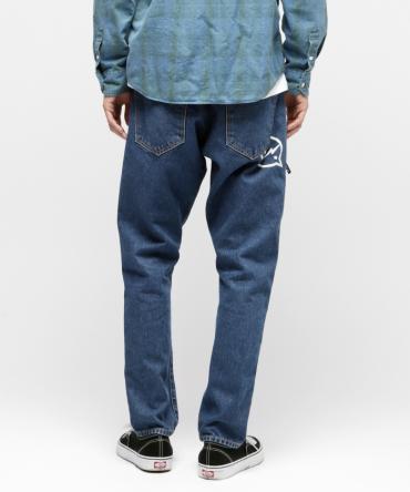 Stone washed taperd denim pants