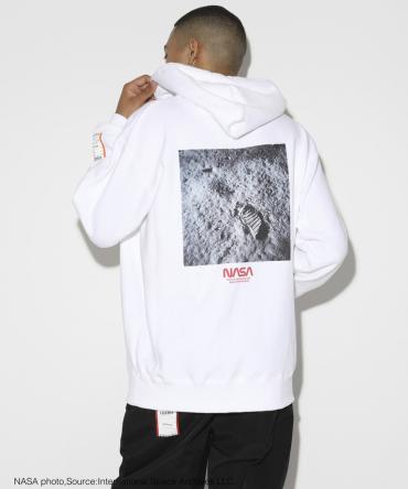 NASAコラボ BACK PHOTO LOGO Hoodie[LEC801]ホワイト