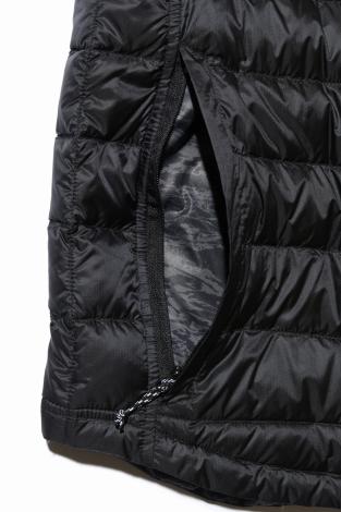 xNANGA REVERSIBLE DOWN VEST *ブラック*