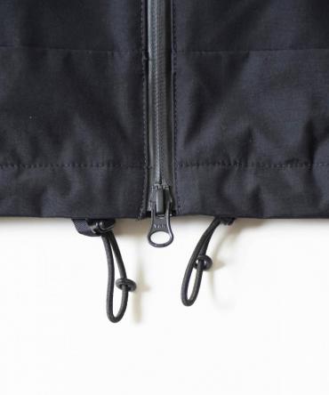 MOUNTAIN PARKA / BLACK