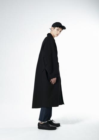 SEAMLESS BIG COAT *ブラック*