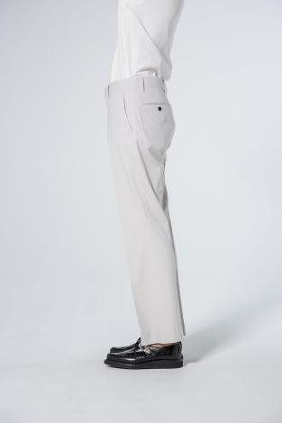 BOOTS CUT SLACKS *ホワイト*