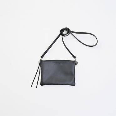 LEATHER SHOULDER BAG *ブラック*