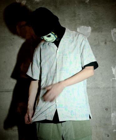 OPEN-NECKED S/S SHIRTS *ライトグレー×スモークサックス/蛍光グリーン*