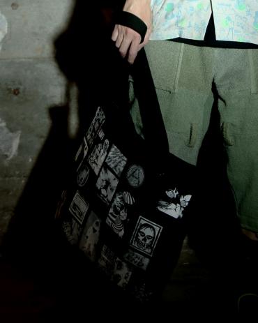 PUNCHING FEKE SUEDE TOTE BAG *ブラック*