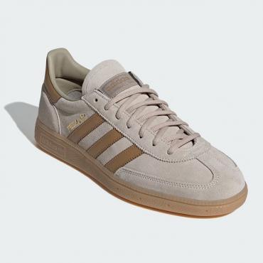 HANDBALL SPEZIAL *Wonder Beige / Cardboard / Gum*